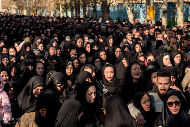 تشییع پیکرهای جانباختگان اردوی دانش اموزی راهیان نور