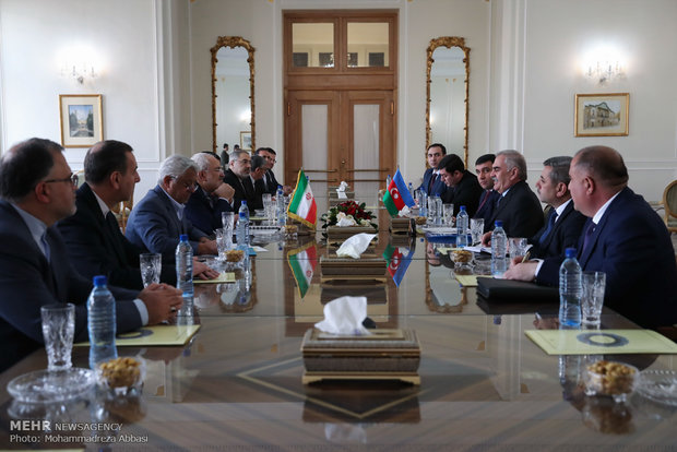 لقاء رئيس برلمان جمهورية نخجوان ذات الحكم الذاتي مع وزير الخارجية الايراني