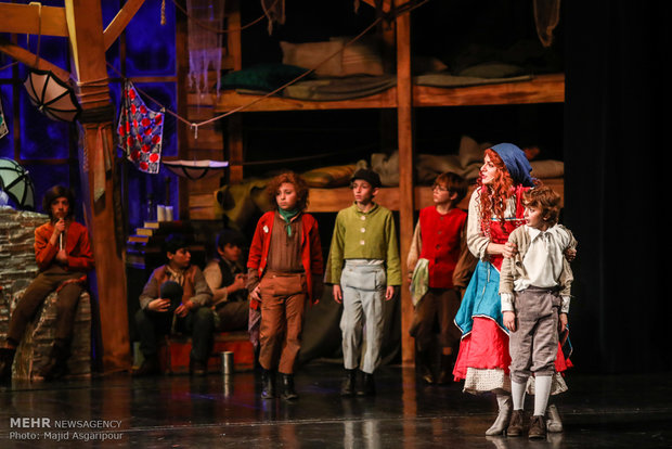 Tahran'da "Oliver Twist" adlı müzikal tiyatro oyunu sahnelendi