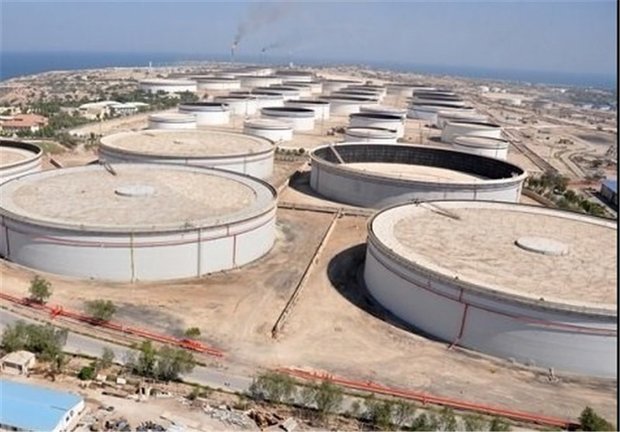 Iran empties oil storage tanks to store gasoline