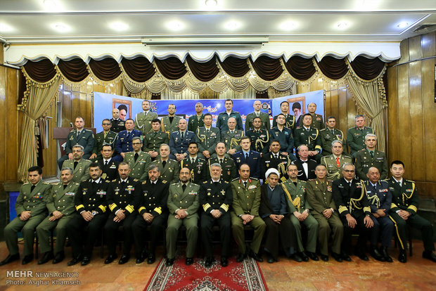 Foreign military attachés meet with Iran Navy commander 