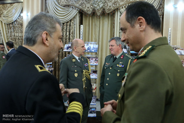 Foreign military attachés meet with Iran Navy commander 