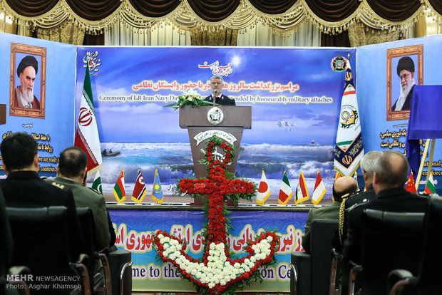 Foreign military attachés meet with Iran Navy commander 