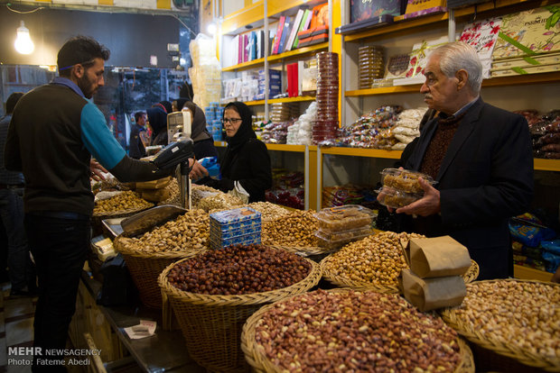 الاسواق المكتظة في ايران على اعتاب ليلة "يلدا"