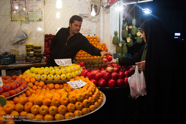 الاسواق المكتظة في ايران على اعتاب ليلة "يلدا"