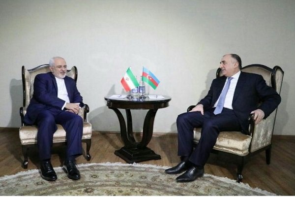 Zarif discusses bilateral issues with Azeri counterpart