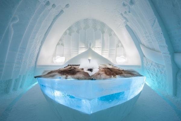 الفندق الجليدي في سويسرا 