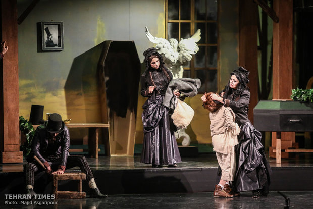 Tehran theater hosts “Oliver Twist”