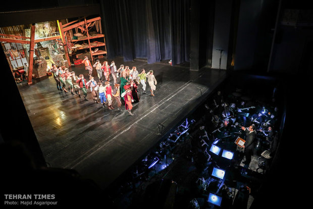 Tehran theater hosts “Oliver Twist”