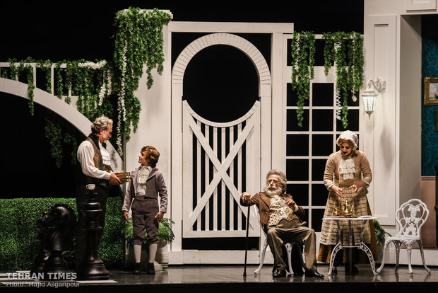 Tehran theater hosts “Oliver Twist”