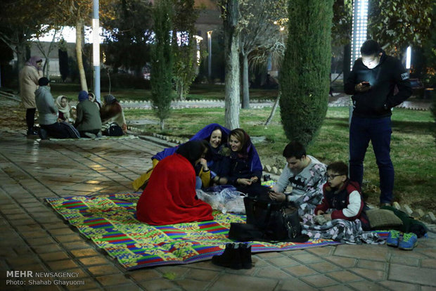 حضور مردم تهران در سطح شهر در پی احساس زلزله -۲