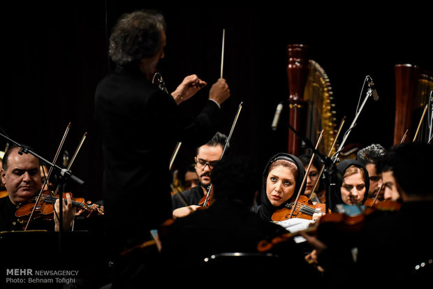 Tahran Senfoni Orkestrası'ndan muhteşem konser