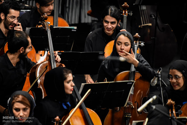 Tahran Senfoni Orkestrası'ndan muhteşem konser