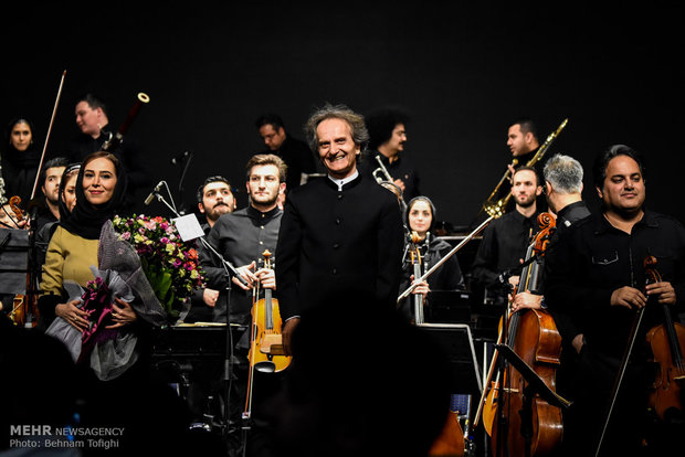 Tahran Senfoni Orkestrası'ndan muhteşem konser