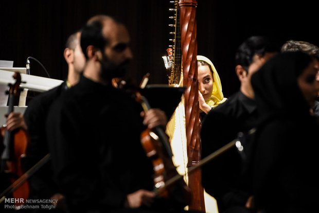 Tahran Senfoni Orkestrası'ndan muhteşem konser