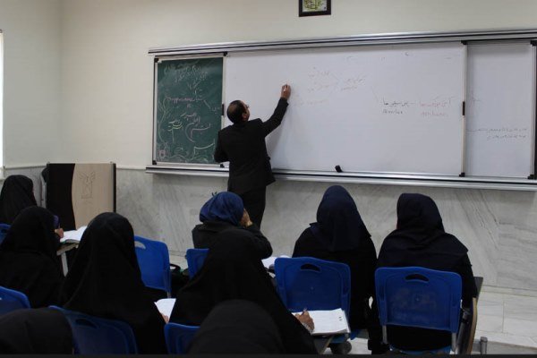 کمبود موسسات آموزش عالی دولتی در خوزستان ظلم زیادی در حق مردم است