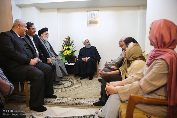 Pres. Rouhani visits Armenian martyr’s family