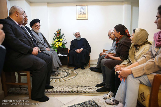 Pres. Rouhani visits Armenian martyr’s family