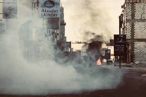 یورش نظامیان آل خلیفه به تظاهرات کنندگان معترض به احکام ظالمانه