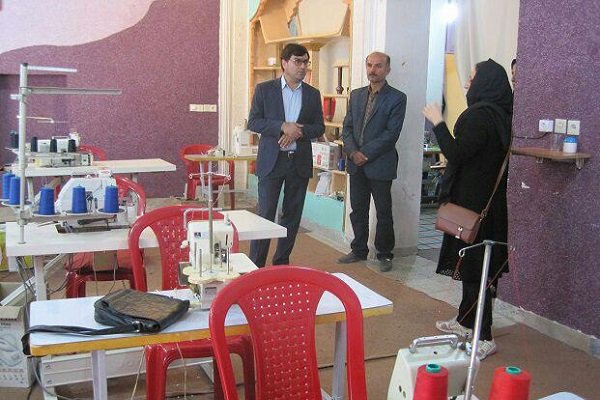بانوان کارآفرین آب‌پخش حمایت می‌شوند