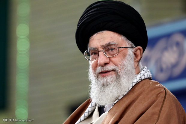 قائد الثورة الاسلامية يستقبل عددا من المسؤولين في البلاد
