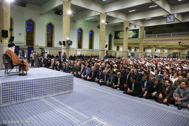 Members of Council of Islamic Propagation meet with Ayatollah Khamenei