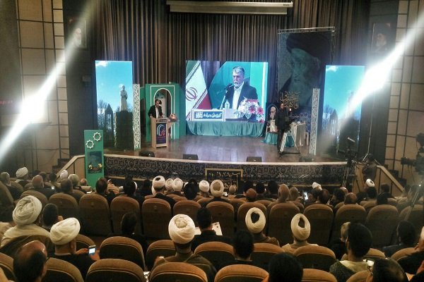 علم والای آیت الله‌نجفی‌همدانی با آداب الهی آمیخته بوده است 