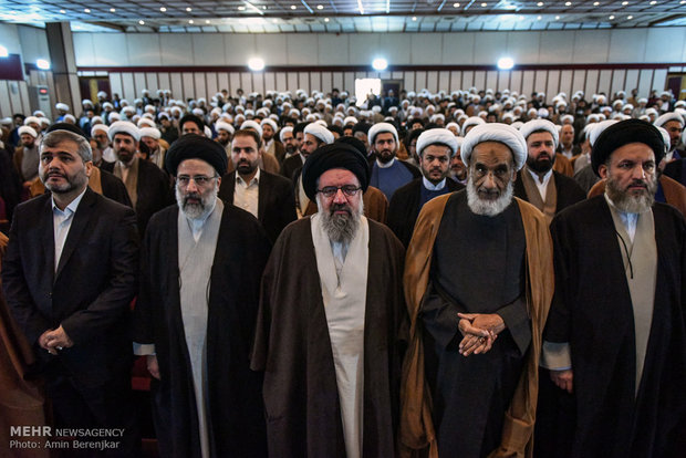 همایش منطقه ای صیانت از جایگاه روحانیت در شیراز