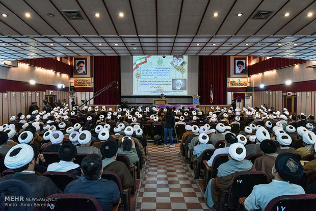 همایش منطقه ای صیانت از جایگاه روحانیت در شیراز