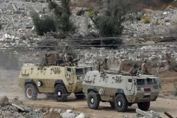 کشته شدن ۶ نظامی مصر در انفجار شمال سینا