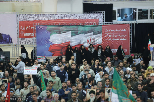 Iranians mark pro-Islamic Republic rallies of 2009