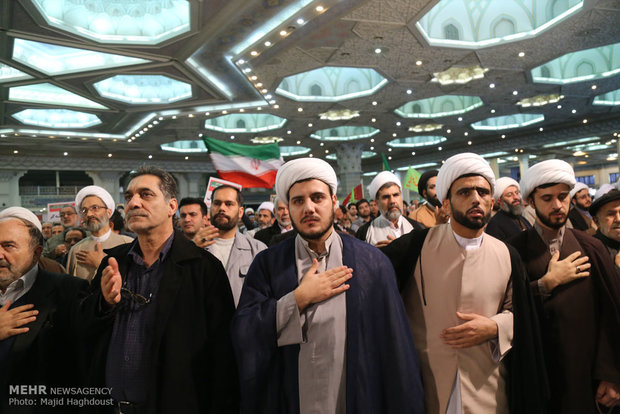 Iranians mark pro-Islamic Republic rallies of 2009