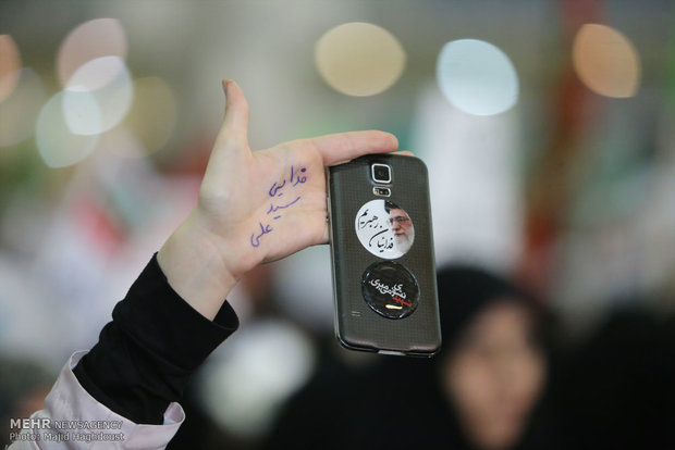 Iranians mark pro-Islamic Republic rallies of 2009