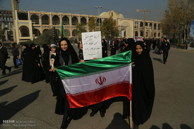 Iranians mark pro-Islamic Republic rallies of 2009