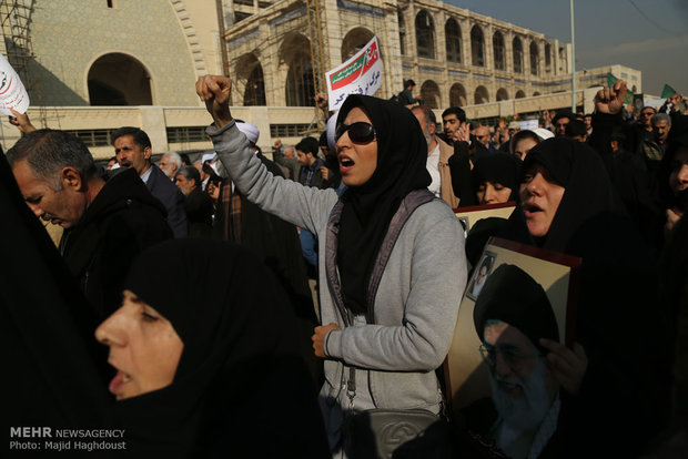 Iranians mark pro-Islamic Republic rallies of 2009