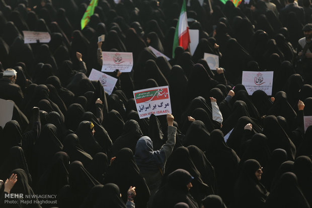 Iranians mark pro-Islamic Republic rallies of 2009