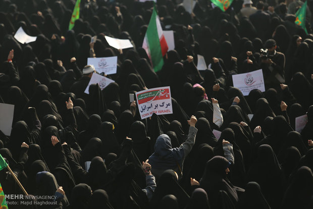 Iranians mark pro-Islamic Republic rallies of 2009