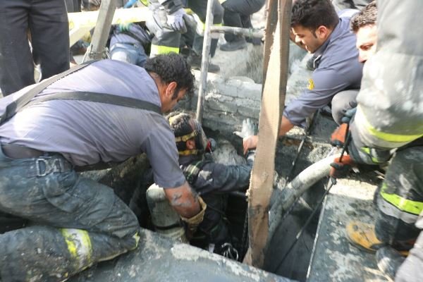 ۵ کارگر شرکت بازیافت در حادثه سقوط به چاه فاضلاب جان باختند