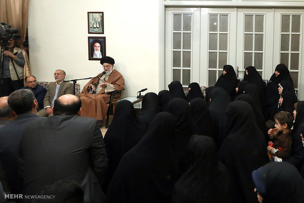 رہبر معظم انقلاب اسلامی سے شہداء کے اہلخانہ کی ملاقات