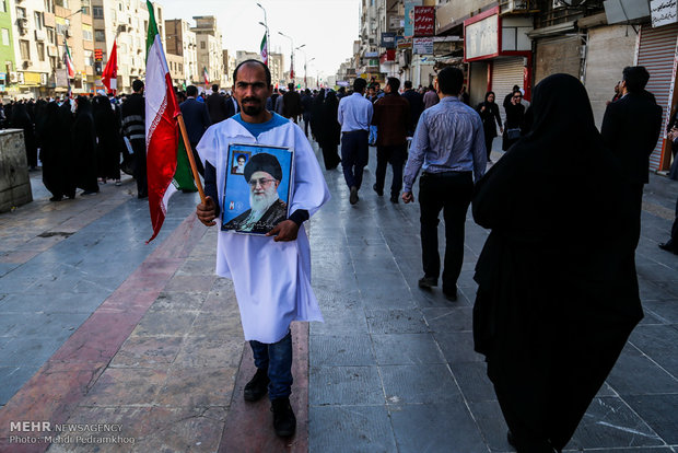 Iranians march streets to denounce riots