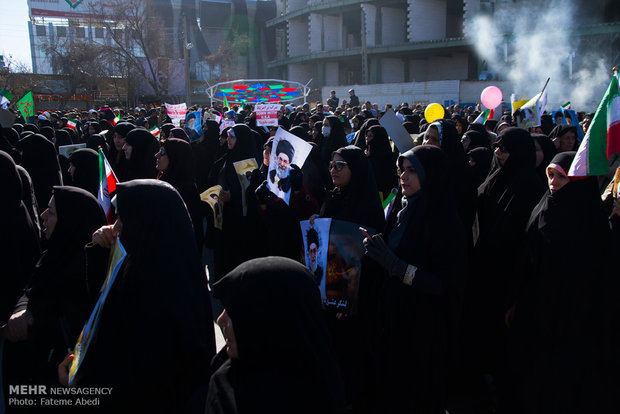 Huge rallies in Arak backing Islamic Establishment, slamming riots