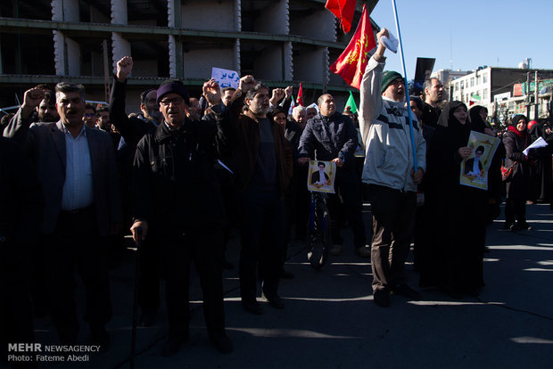 Huge rallies in Arak backing Islamic Establishment, slamming riots