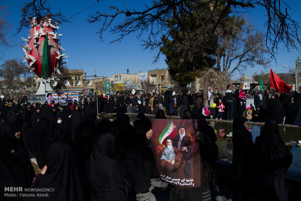 Huge rallies in Arak backing Islamic Establishment, slamming riots