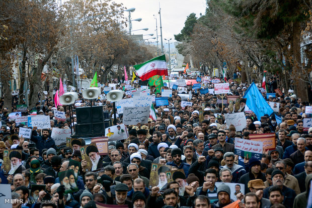 تجمع و راهپیمایی مردمی در اعتراض به آشوب های اخیر در بجنورد
