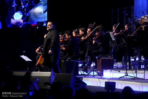 Alireza Assar's live performance in Tehran