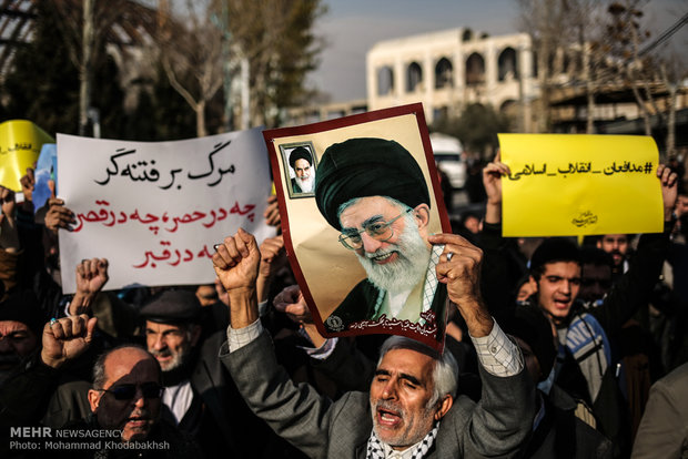تہران میں نماز جمعہ کے بعد امریکہ کے خلاف عظیم الشان ریلی