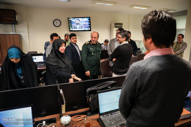 Fmr. MoD visits Mehr News Agency