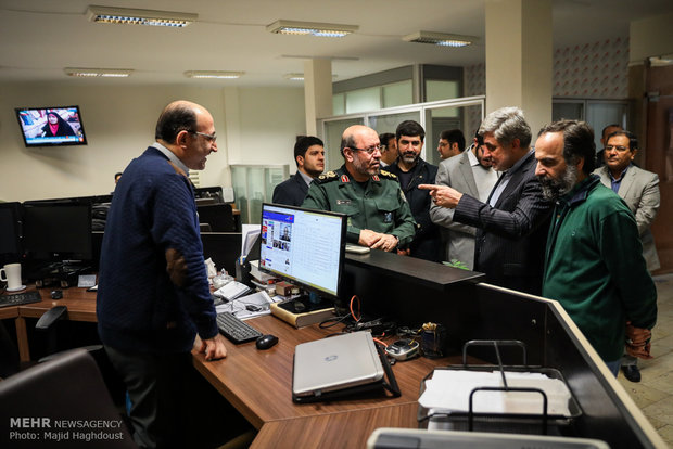 Fmr. MoD visits Mehr News Agency