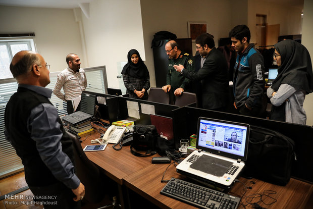 Fmr. MoD visits Mehr News Agency