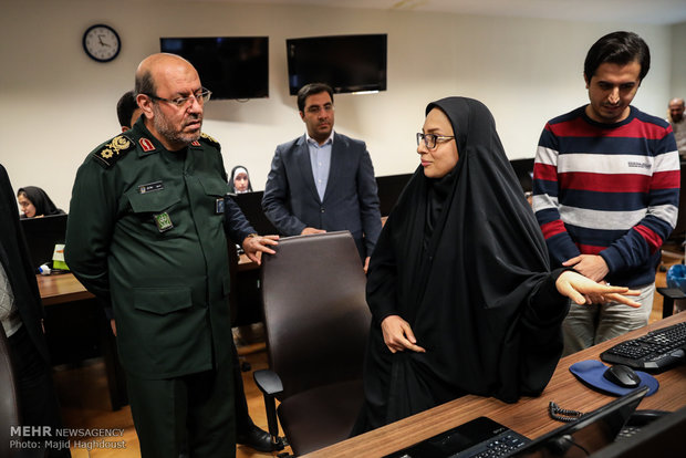 Fmr. MoD visits Mehr News Agency